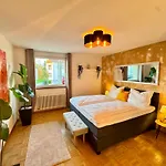 Black Garden Loft - Design Διαμέρισμα